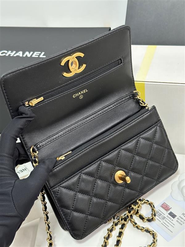 2026127205140240 700